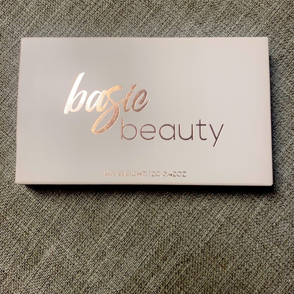 Basic beauty bronzer palette